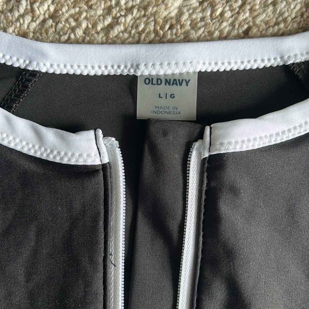 ON Women’s Rashguard - Picture 3 of 4